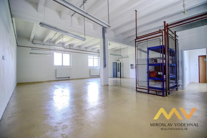 Pronájem skladu, Hradec Králové - Kukleny, Kudrnova, 300 m2