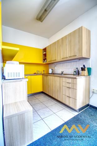 Pronájem skladu, Hradec Králové - Kukleny, Kudrnova, 300 m2