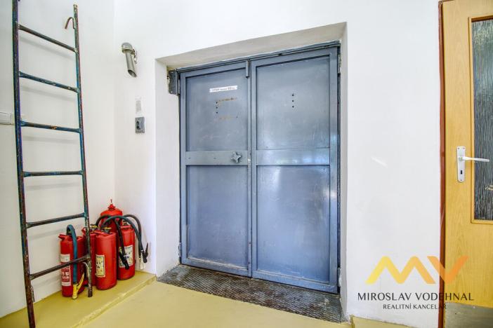 Pronájem skladu, Hradec Králové - Kukleny, Kudrnova, 300 m2