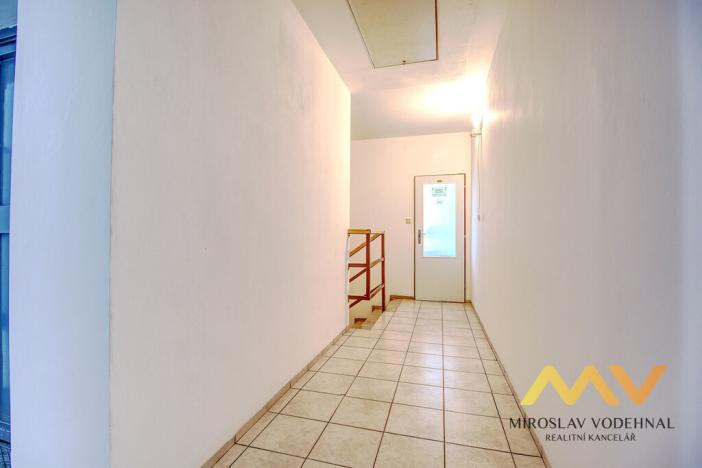 Pronájem skladu, Hradec Králové - Kukleny, Kudrnova, 300 m2