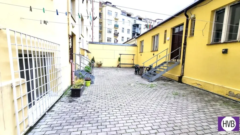 Pronájem bytu 1+kk, Praha, Holandská, 30 m2