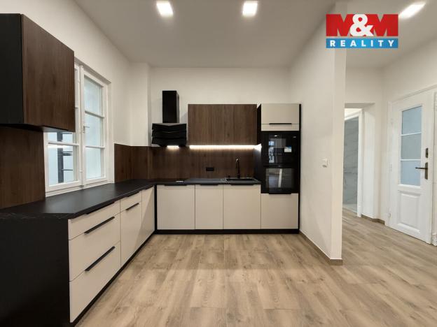 Pronájem bytu 3+1, Karviná - Fryštát, Masarykovo nám., 120 m2