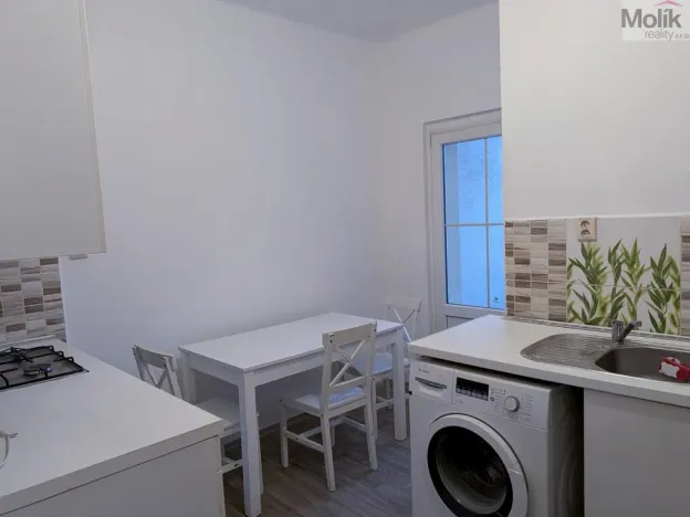 Prodej bytu 2+1, Teplice - Trnovany, Masarykova třída, 49 m2