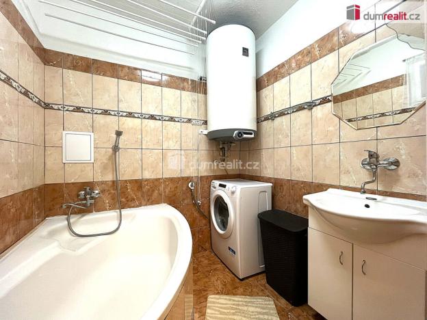 Prodej bytu 2+1, Cheb - Dolní Dvory, Pražská, 60 m2