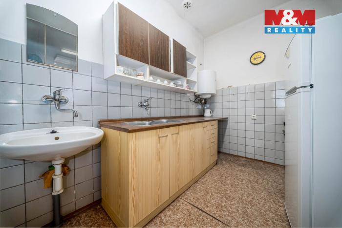 Prodej kanceláře, Oskořínek, Družstevní, 850 m2