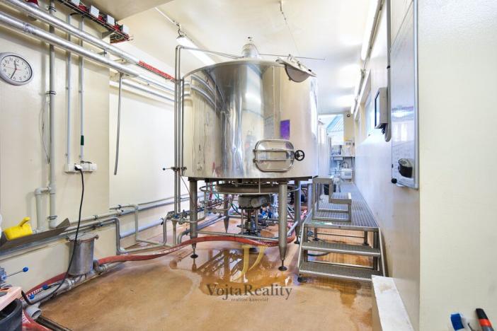 Prodej výrobních prostor, Olomouc - Chomoutov, Dalimilova, 1074 m2