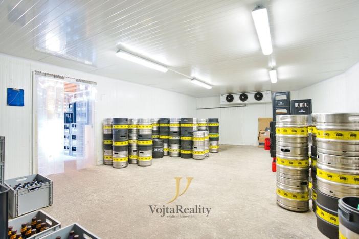 Prodej výrobních prostor, Olomouc - Chomoutov, Dalimilova, 1074 m2