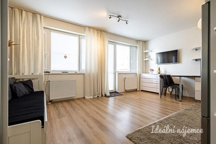 Pronájem bytu 1+kk, Praha - Kyje, Sicherova, 31 m2