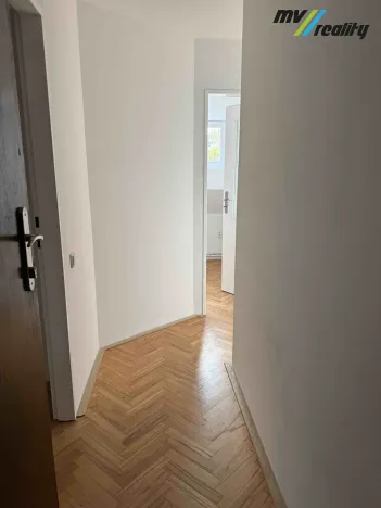 Pronájem bytu 2+kk, Praha - Břevnov, Cvičebná, 35 m2