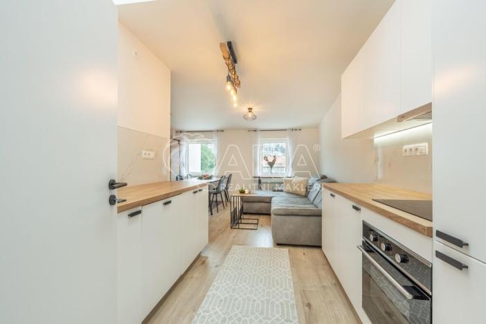 Prodej bytu 2+kk, Praha - Smíchov, Holubova, 48 m2