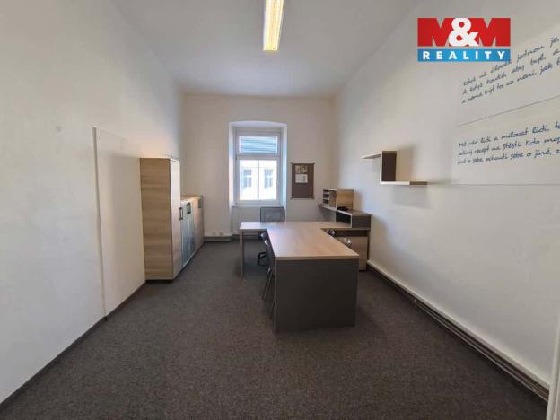 Pronájem kanceláře, Pardubice - Zelené Předměstí, 17. listopadu, 47 m2