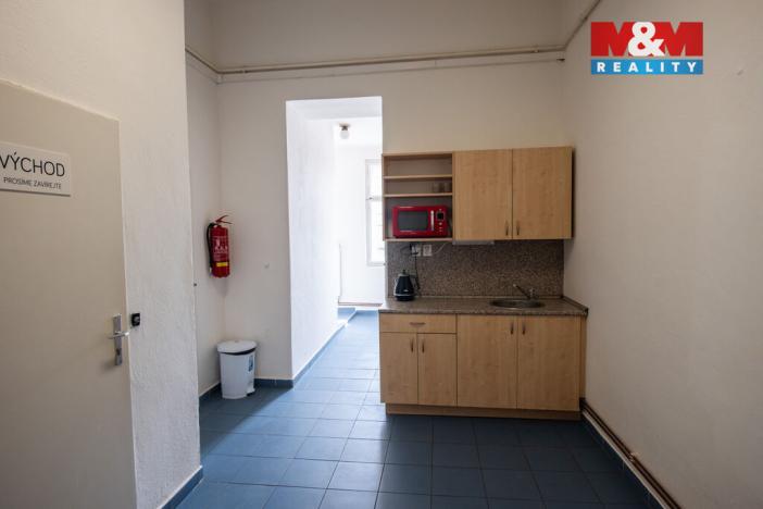 Pronájem kanceláře, Pardubice - Zelené Předměstí, 17. listopadu, 47 m2