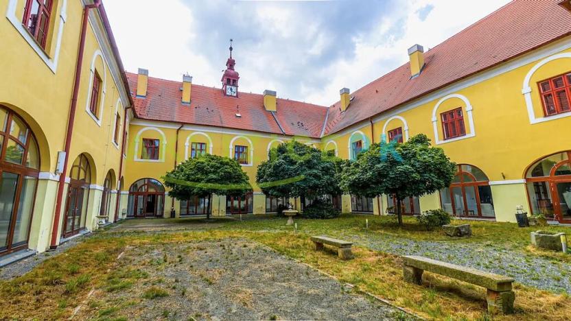 Prodej ubytování, Čechtice, nám. Dr. Tyrše, 1672 m2