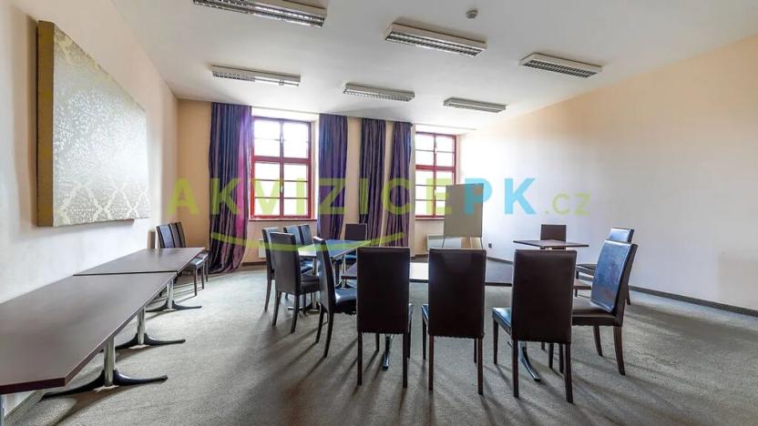 Prodej ubytování, Čechtice, nám. Dr. Tyrše, 1672 m2