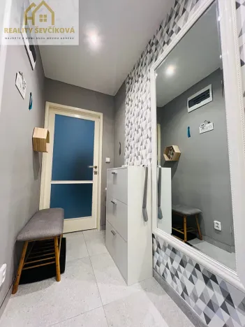 Pronájem bytu 2+1, Hradec Králové, Na Střezině, 54 m2