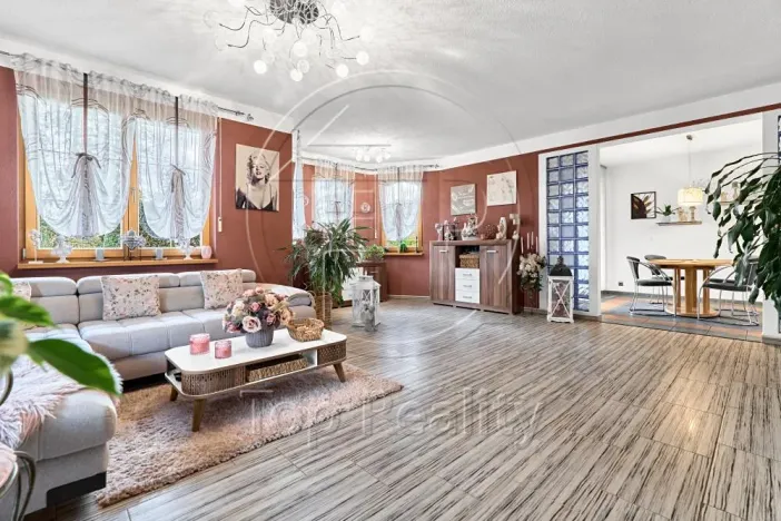 Prodej rodinného domu, Ostrov, 210 m2