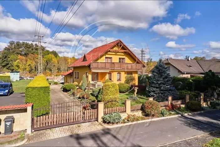 Prodej rodinného domu, Ostrov, 210 m2