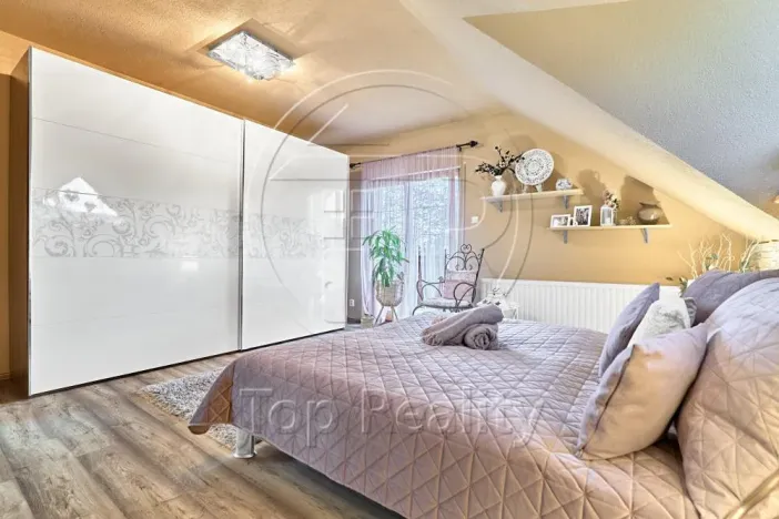 Prodej rodinného domu, Ostrov, 210 m2