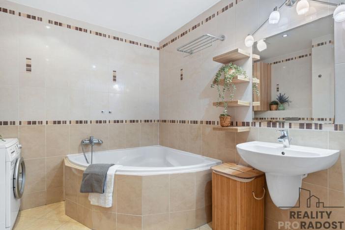 Prodej bytu 2+kk, Praha - Stodůlky, Tlumačovská, 62 m2