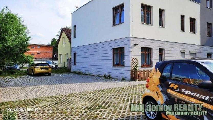 Prodej bytu 1+kk, Praha - Uhříněves, Bečovská, 29 m2