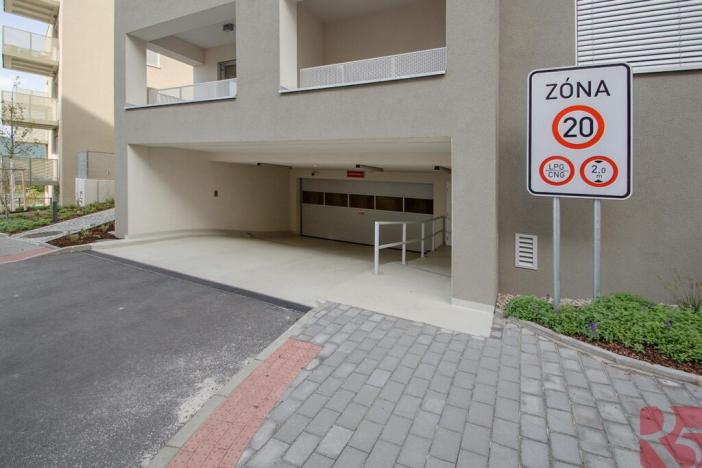 Pronájem bytu 2+kk, Praha - Modřany, Kolmanova, 61 m2