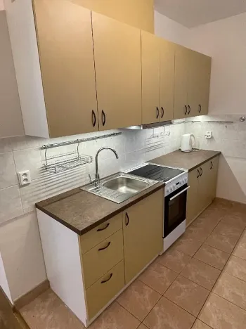 Pronájem bytu 1+kk, Pardubice, Dubinská, 40 m2