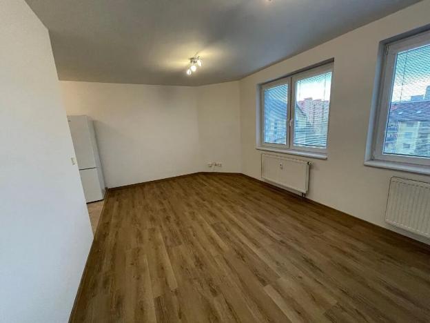 Pronájem bytu 1+kk, Pardubice, Dubinská, 40 m2