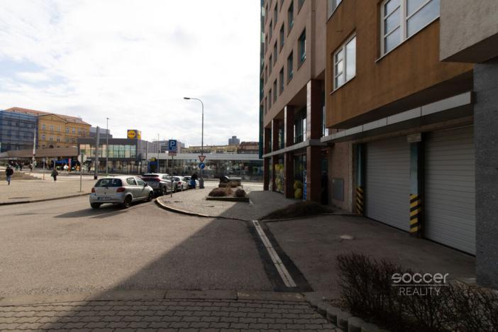 Pronájem garáže, Praha - Vysočany, Paříkova, 15 m2