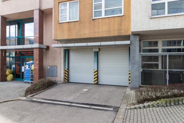 Pronájem garáže, Praha - Vysočany, Paříkova, 15 m2