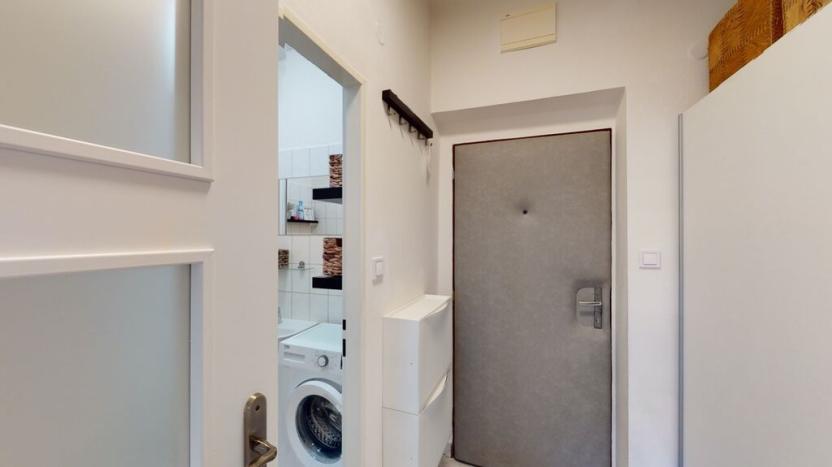 Prodej bytu 1+kk, Hostivice, Školská, 28 m2