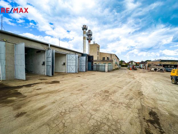 Pronájem garáže, Praha - Vinoř, Rosická, 69 m2