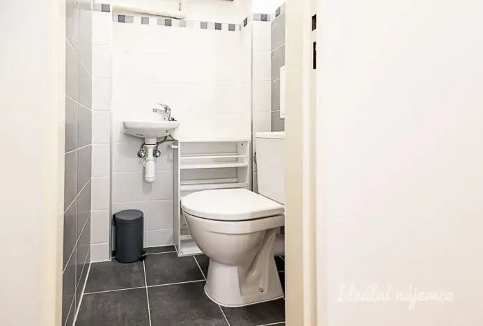 Pronájem bytu 4+kk, Praha - Podolí, Jeremenkova, 94 m2