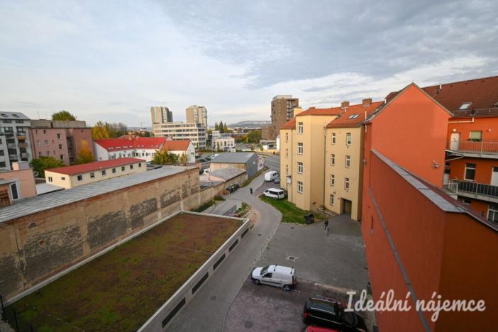 Pronájem bytu 1+kk, Brno, Dornych, 38 m2