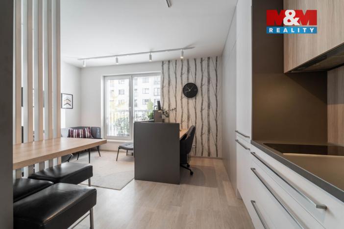 Prodej bytu 1+kk, Praha - Uhříněves, Oty Bubeníčka, 32 m2