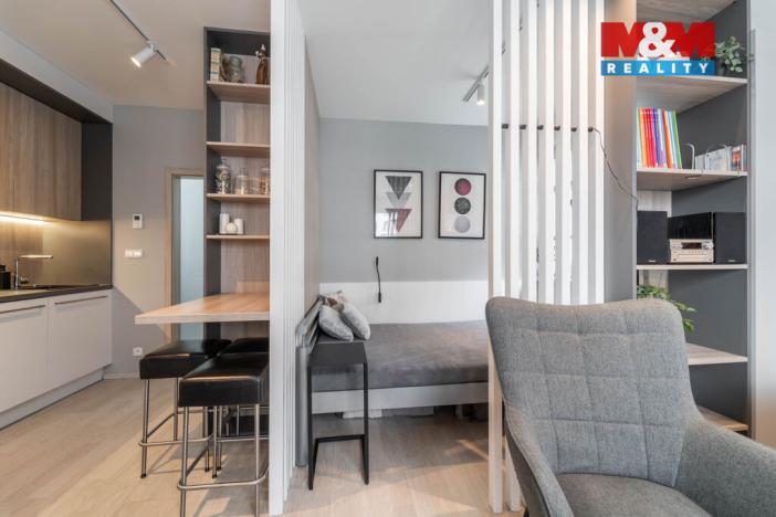 Prodej bytu 1+kk, Praha - Uhříněves, Oty Bubeníčka, 32 m2