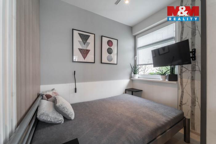 Prodej bytu 1+kk, Praha - Uhříněves, Oty Bubeníčka, 32 m2