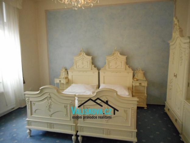 Pronájem bytu 2+kk, Kroměříž, Riegrovo náměstí, 70 m2