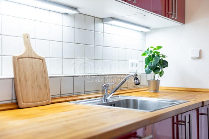 Prodej bytu 2+1, Praha - Vysočany, Novovysočanská, 50 m2