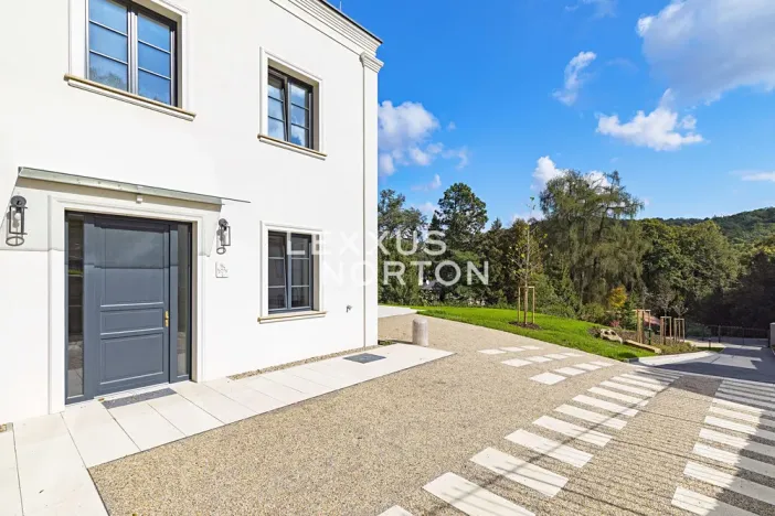 Pronájem vily, Praha - Dejvice, V Šáreckém údolí, 253 m2