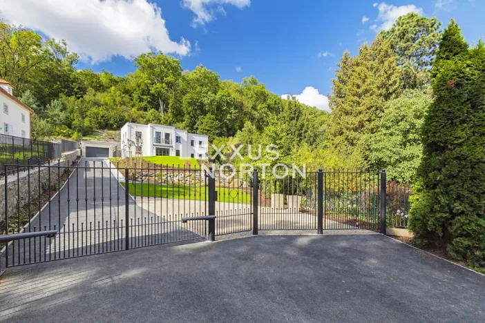 Pronájem vily, Praha - Dejvice, V Šáreckém údolí, 253 m2