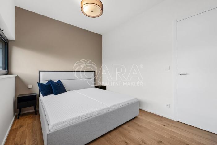 Pronájem bytu 2+kk, Praha - Troja, Pod Hrachovkou, 61 m2