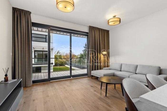 Pronájem bytu 2+kk, Praha - Troja, Pod Hrachovkou, 61 m2