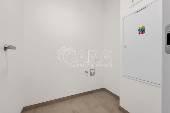 Pronájem bytu 2+kk, Praha - Troja, Pod Hrachovkou, 61 m2