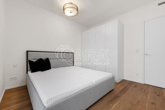 Pronájem bytu 2+kk, Praha - Troja, Pod Hrachovkou, 55 m2