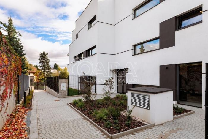 Pronájem bytu 2+kk, Praha - Troja, Pod Hrachovkou, 55 m2