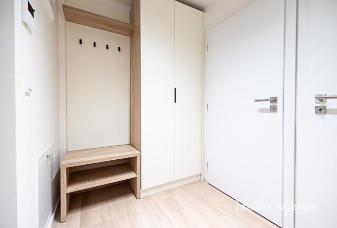 Pronájem bytu 1+kk, Praha - Záběhlice, Za návsí, 29 m2