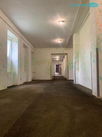 Pronájem skladu, Karlovy Vary, Sokolovská, 700 m2
