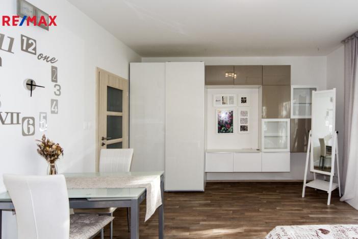 Pronájem bytu 1+kk, Praha - Letňany, Letovská, 34 m2