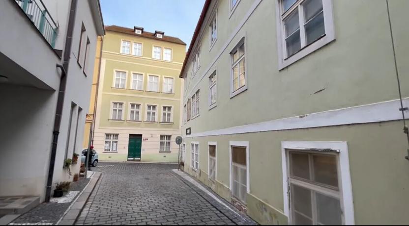 Prodej činžovního domu, Praha, Vlašská, 1011 m2