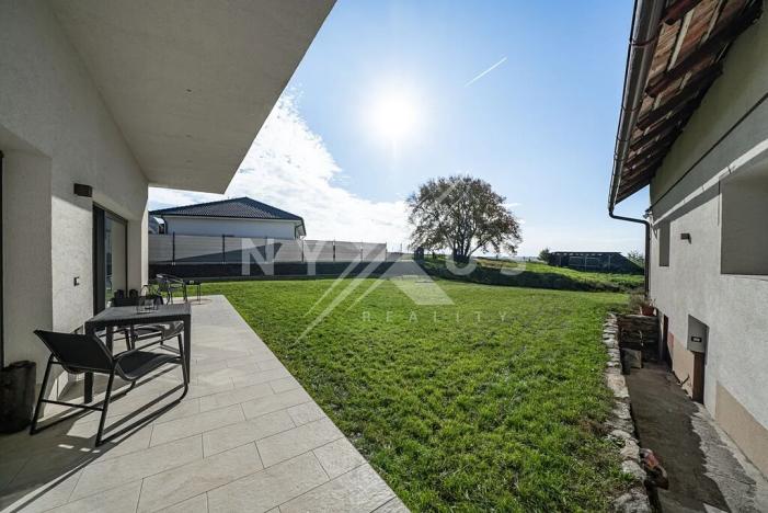 Prodej rodinného domu, Krakovany, 163 m2